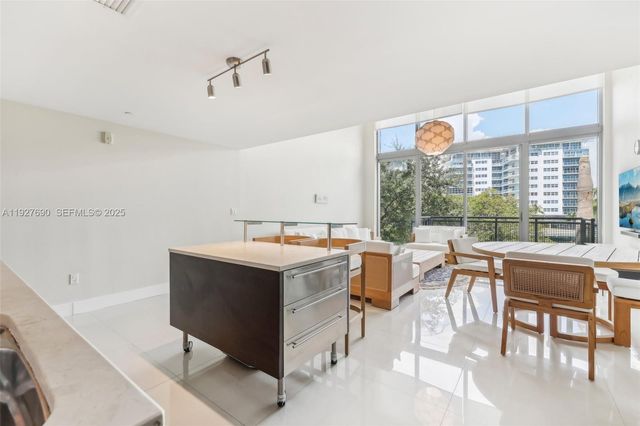 6000 Collins Ave 306, Miami Beach, FL 33140