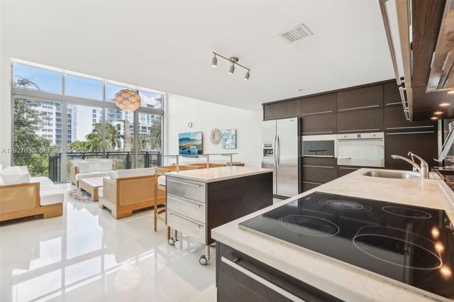 6000 Collins Ave 306, Miami Beach, FL 33140