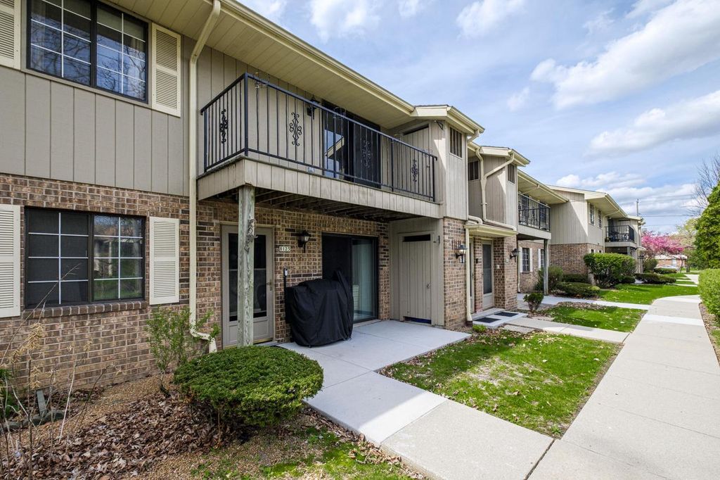 8123 Oklahoma AVENUE, Milwaukee, WI 53219