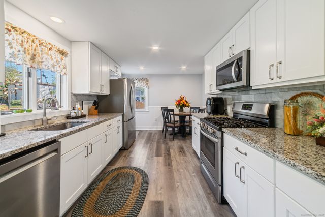 15 Summit Road, Naugatuck, CT 06770