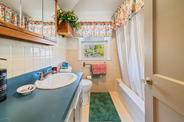 15 Summit Road, Naugatuck, CT 06770