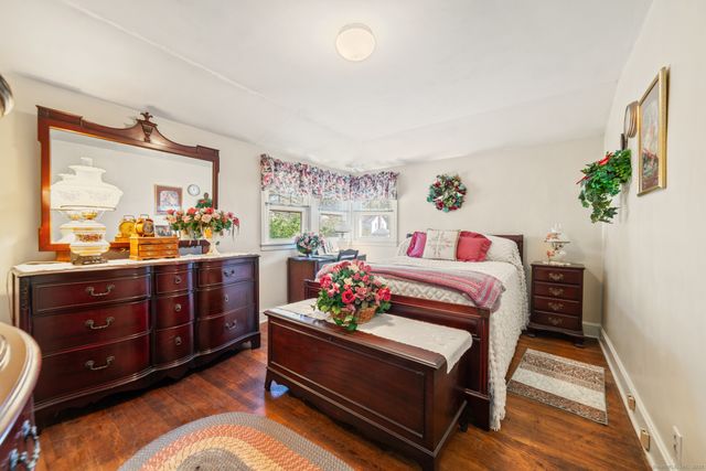 15 Summit Road, Naugatuck, CT 06770