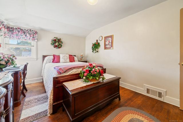 15 Summit Road, Naugatuck, CT 06770