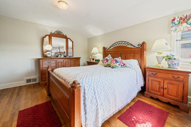 15 Summit Road, Naugatuck, CT 06770