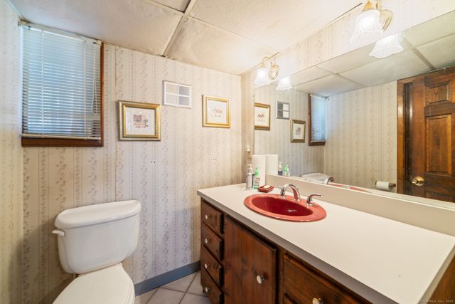 15 Summit Road, Naugatuck, CT 06770