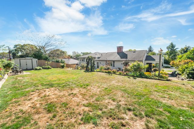 15 Summit Road, Naugatuck, CT 06770