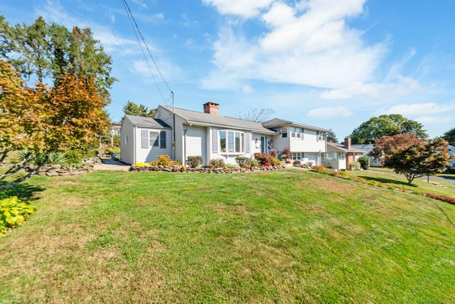 15 Summit Road, Naugatuck, CT 06770
