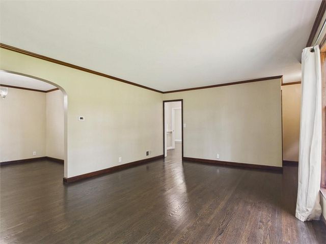 909 NE Vivion Road, Kansas City, MO 64118