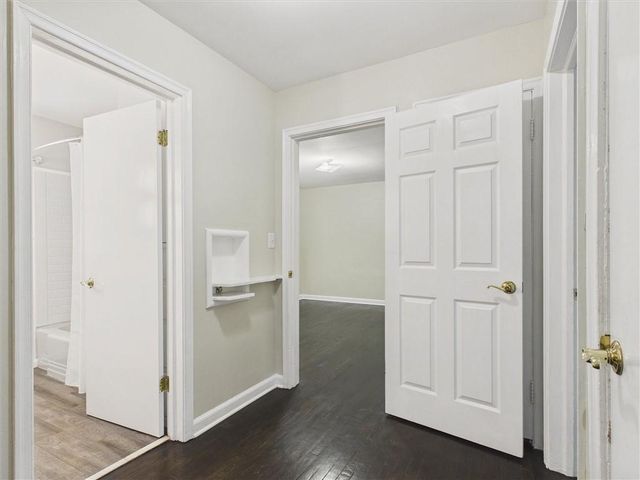 909 NE Vivion Road, Kansas City, MO 64118
