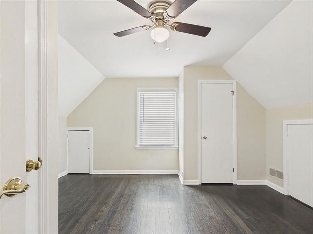 909 NE Vivion Road, Kansas City, MO 64118
