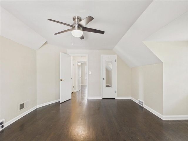 909 NE Vivion Road, Kansas City, MO 64118
