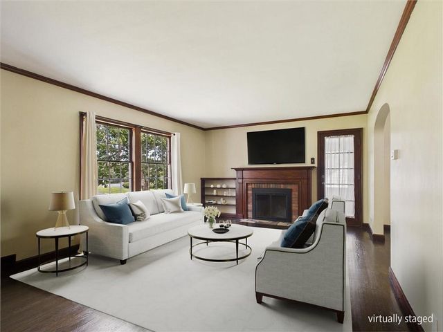 909 NE Vivion Road, Kansas City, MO 64118