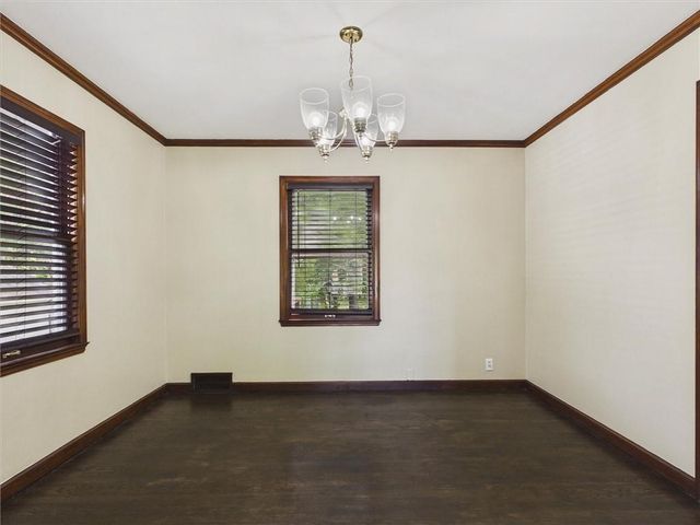 909 NE Vivion Road, Kansas City, MO 64118