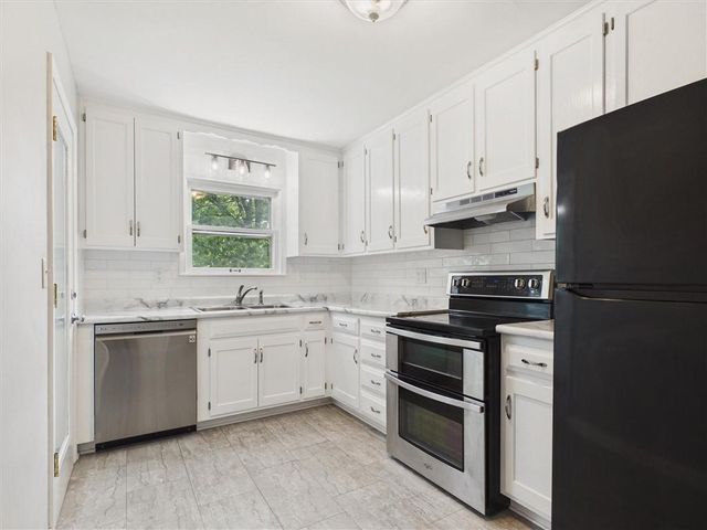 909 NE Vivion Road, Kansas City, MO 64118