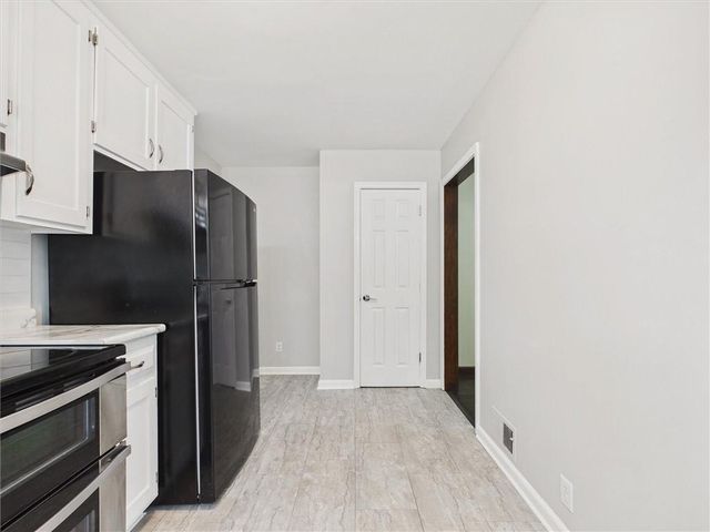 909 NE Vivion Road, Kansas City, MO 64118
