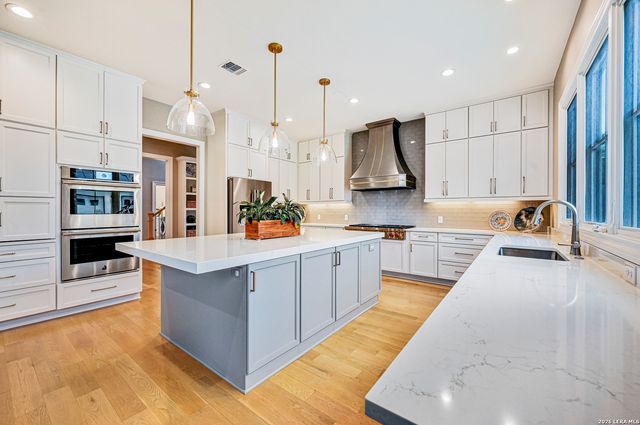 605 Morningside, Terrell Hills, TX 78209