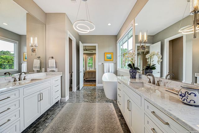 605 Morningside, Terrell Hills, TX 78209