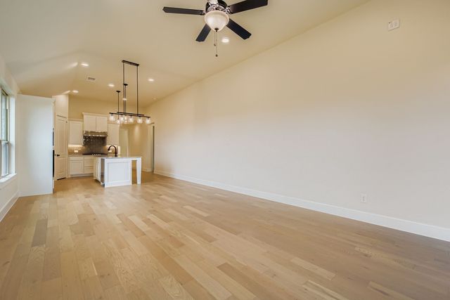 838 Stone Grove Road, Lavon, TX 75166