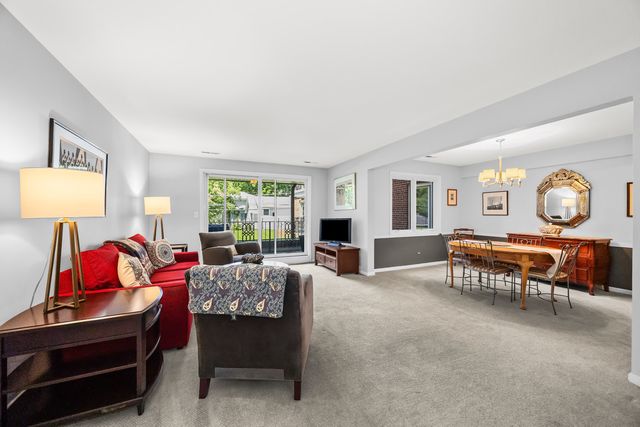 2333 Central Street 206, Evanston, IL 60201