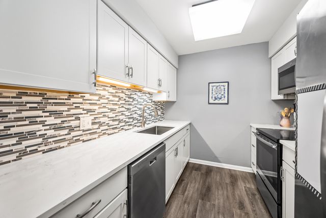 2333 Central Street 206, Evanston, IL 60201