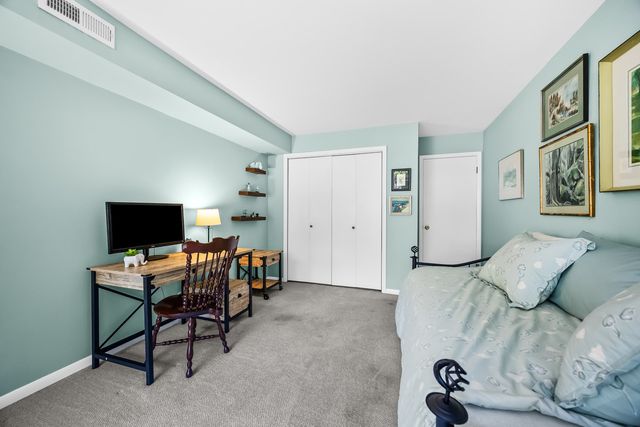 2333 Central Street 206, Evanston, IL 60201