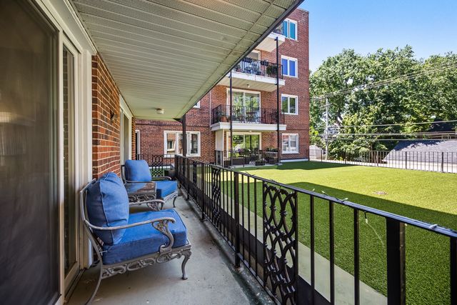 2333 Central Street 206, Evanston, IL 60201