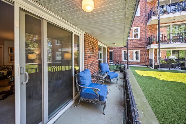 2333 Central Street 206, Evanston, IL 60201