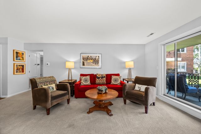 2333 Central Street 206, Evanston, IL 60201