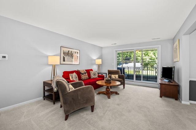 2333 Central Street 206, Evanston, IL 60201