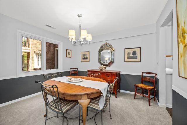 2333 Central Street 206, Evanston, IL 60201