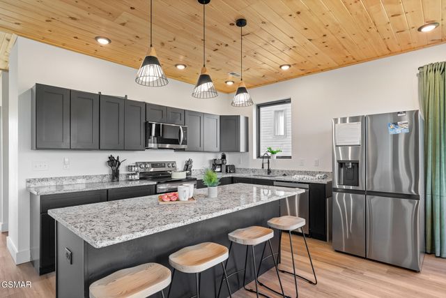 519 New Venture Way, Sevierville, TN 37876