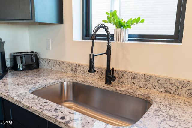 519 New Venture Way, Sevierville, TN 37876