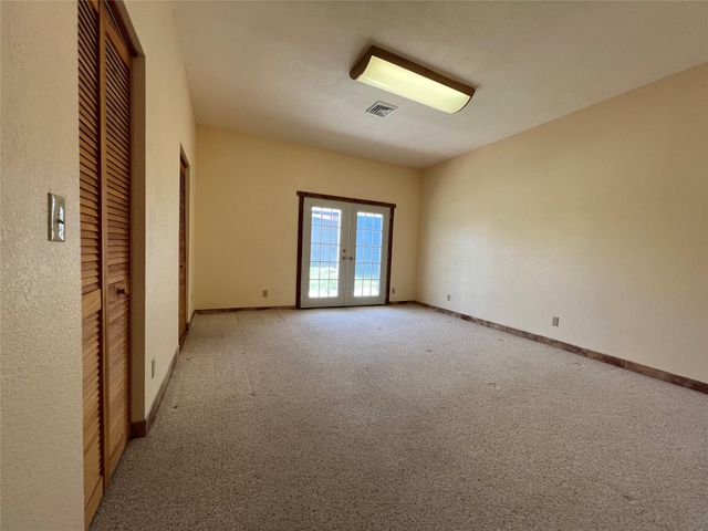 333 County Road 497, Taylor, TX 76574