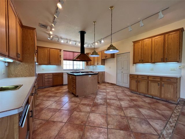 333 County Road 497, Taylor, TX 76574