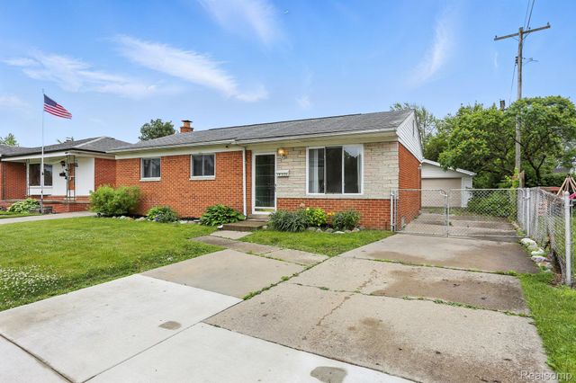 18260 Spring Court N, Fraser, MI 48026