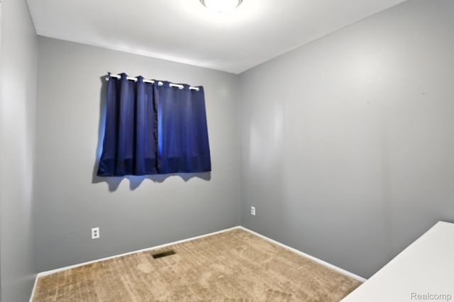 18260 Spring Court N, Fraser, MI 48026