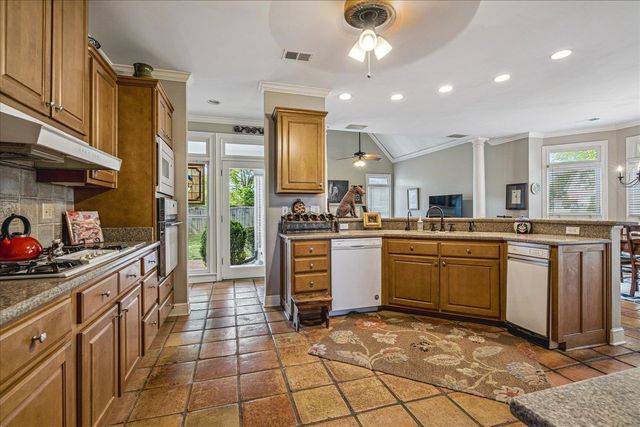 3350 WINNERS CIR, Germantown, TN 38138