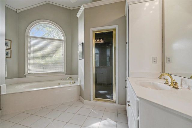 3350 WINNERS CIR, Germantown, TN 38138