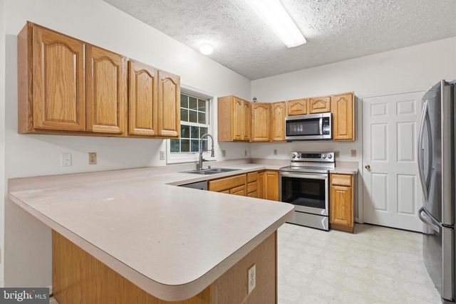 6905 HAWKINS GATE RD, La Plata, MD 20646