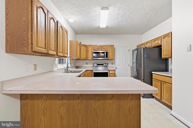 6905 HAWKINS GATE RD, La Plata, MD 20646