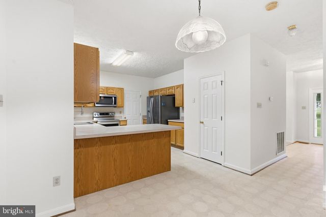 6905 HAWKINS GATE RD, La Plata, MD 20646