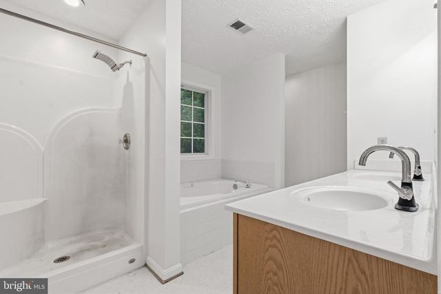 6905 HAWKINS GATE RD, La Plata, MD 20646