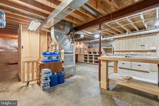 6905 HAWKINS GATE RD, La Plata, MD 20646