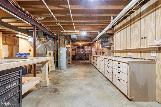 6905 HAWKINS GATE RD, La Plata, MD 20646