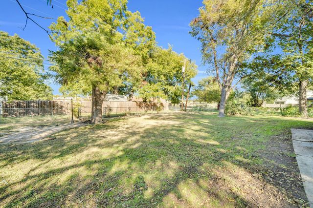 5632 Dennis Avenue, Fort Worth, TX 76114