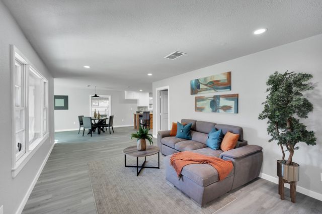 5632 Dennis Avenue, Fort Worth, TX 76114