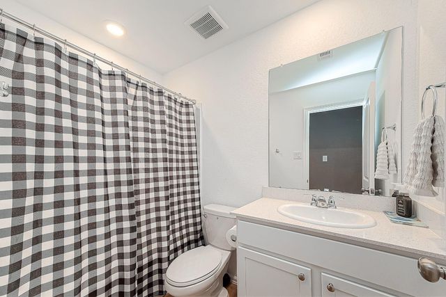 768 Delaney Cove Court, La Marque, TX 77568