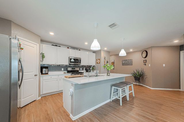 768 Delaney Cove Court, La Marque, TX 77568
