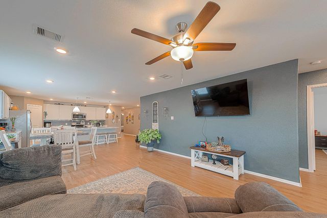 768 Delaney Cove Court, La Marque, TX 77568