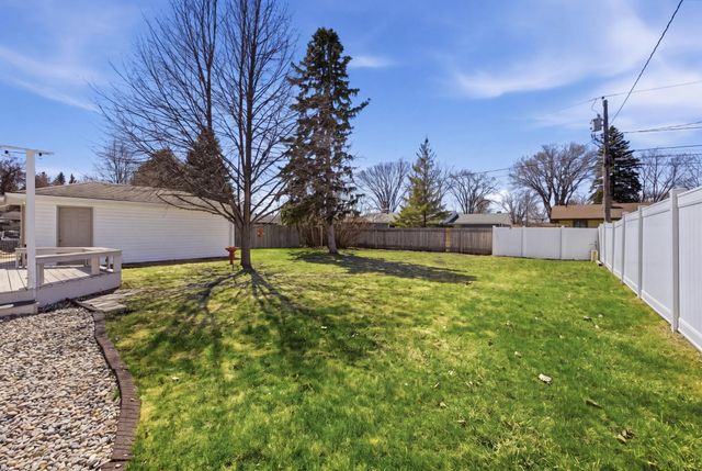 2105 6th Street S, Moorhead, MN 56560